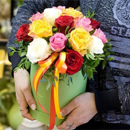 Box with multicolor roses